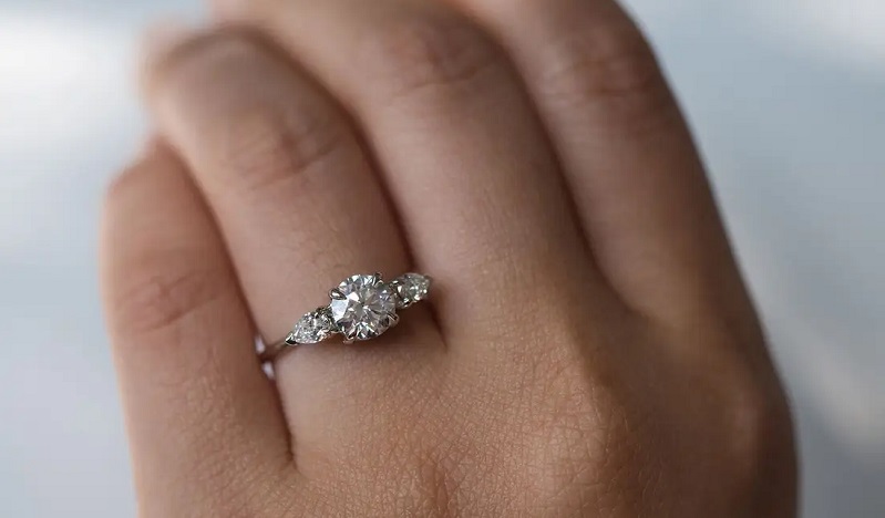 Perfect Gift For Your Beloved: Moissanite Rings