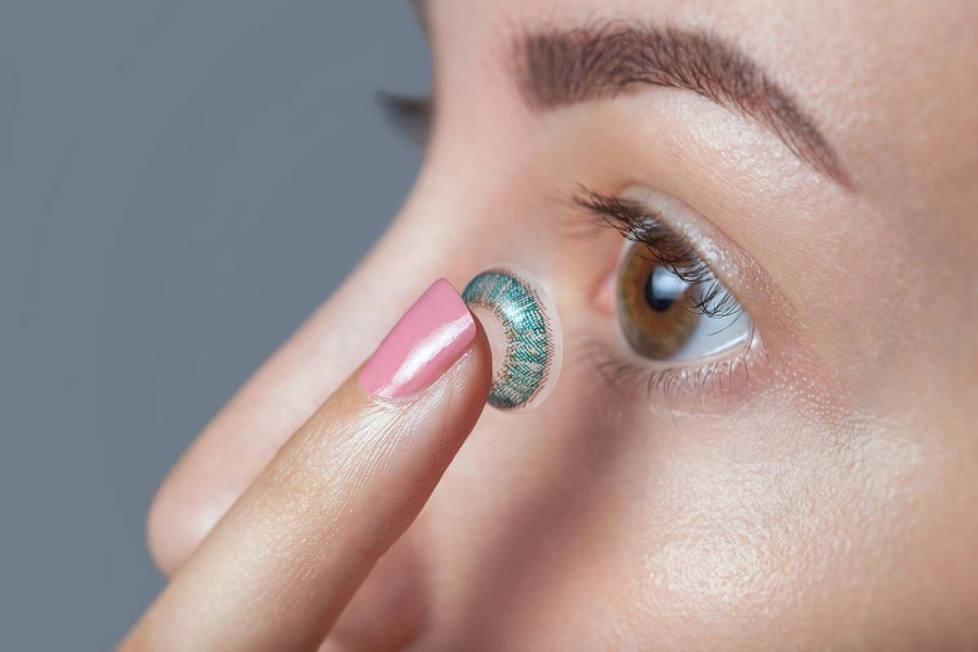 7 Things You Need To Know Before Trying Colored Contacts
